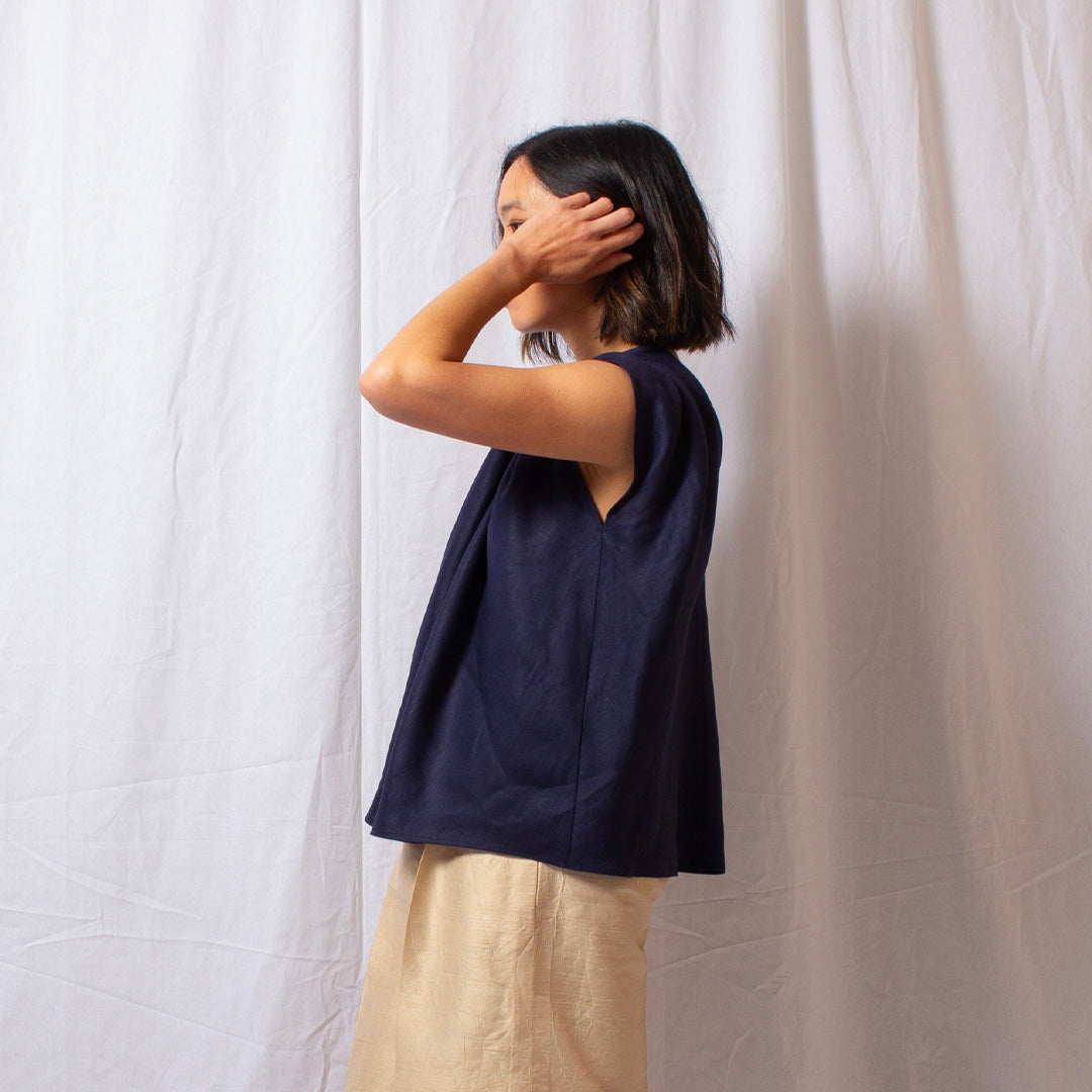 Twist Twist Top in Navy